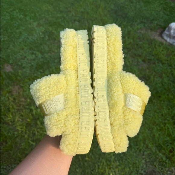 Women’s UGG Yellow Fluffita Platform Adjustable Sandals Slippers Size 8 - Picture 4 of 7